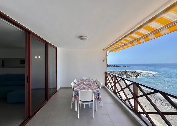 Playa De La Arena By Sydney * Puerto de Santiago (Tenerife)